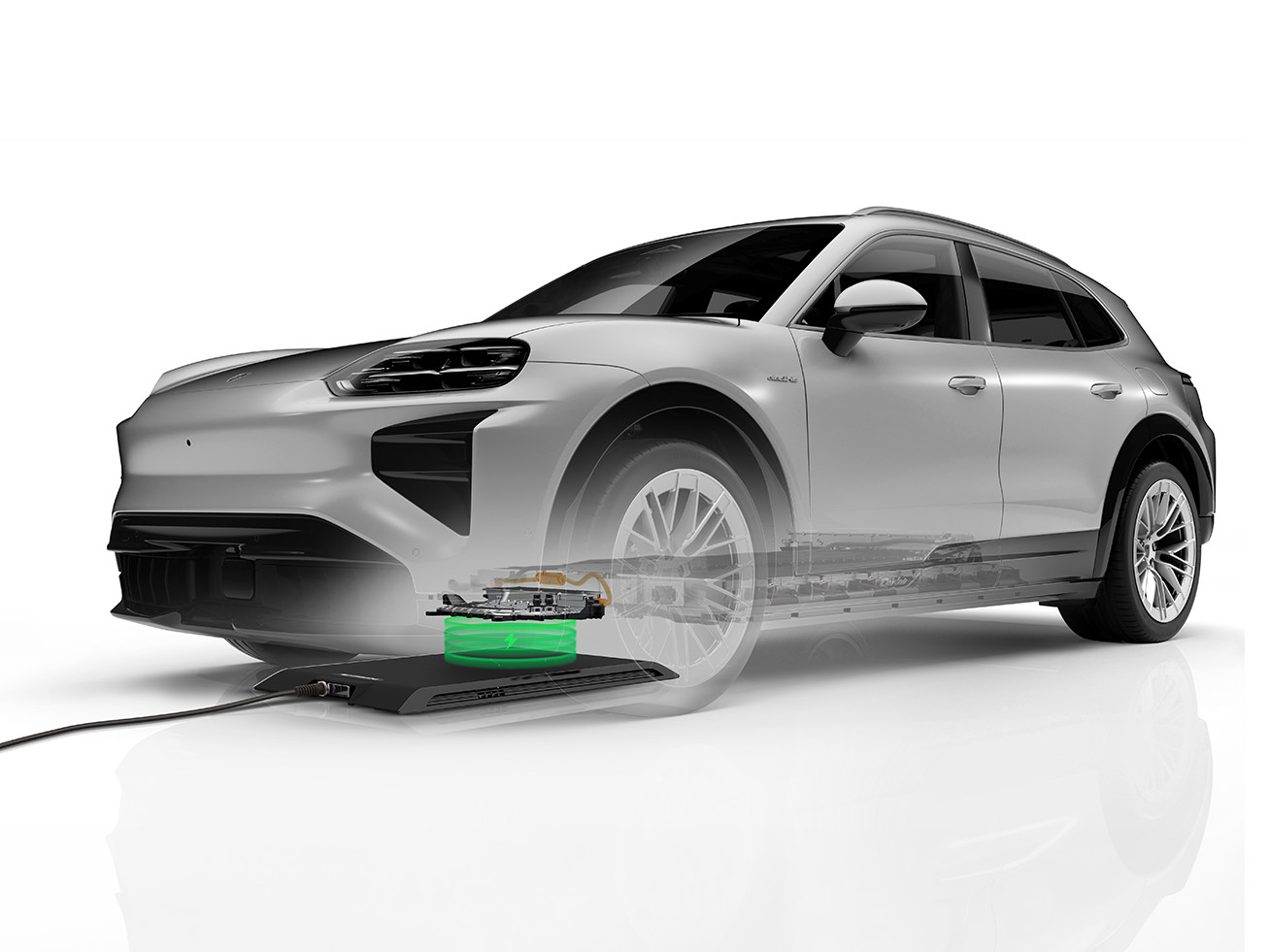 Ricarica la Porsche Cayenne in modalità wireless tramite la piastra di ricarica pavimento.
